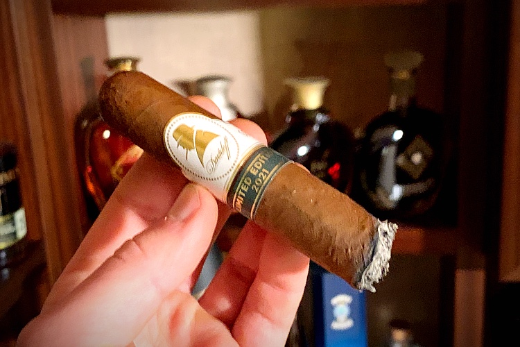 Davidoff-Winston-Churchill-Limited-Edition-first-third
