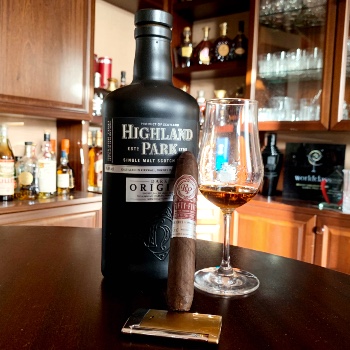 Highland-Park-Single-Malt-Whisky-Review-Cigar-Pairing
