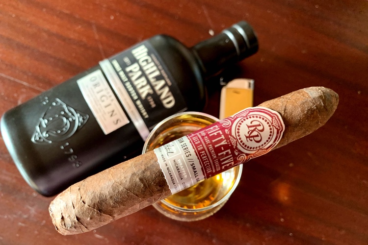 Highland-Park-Single-Malt-Whisky-Review-Cigar-Pairing