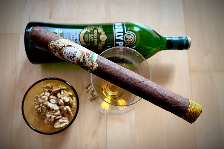 Noilly-Prat-dry-vermouth-cigar-pairing-la-galleria