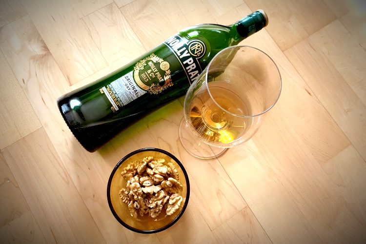 Noilly-prat-dry-vermouth-pairing-walnut