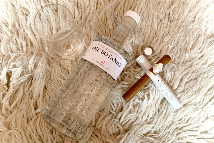 The-Botanist-Gin-Review-Cigar-Pairing-Davidoff