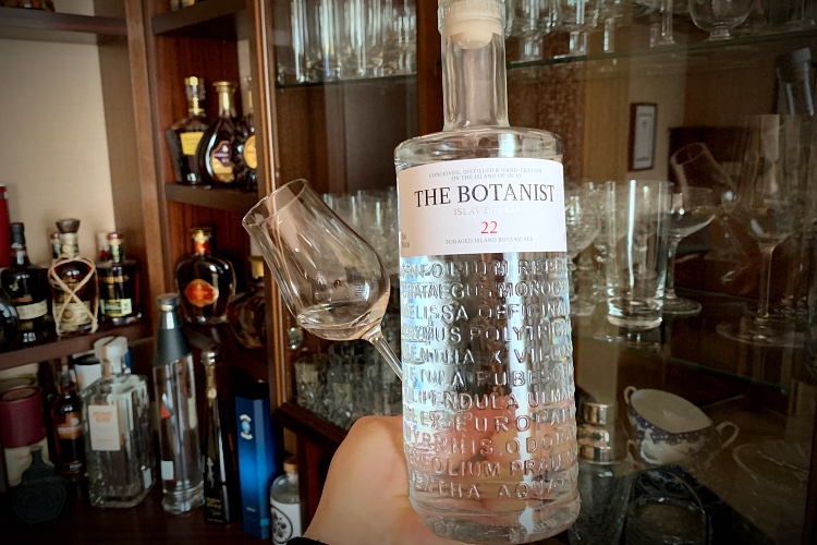 the-Botanist-Gin-Review-Glass-Bar