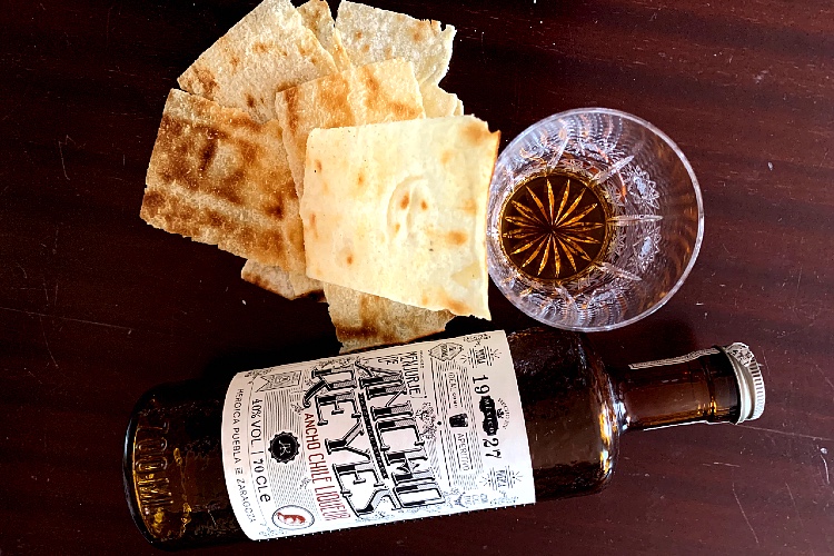 Ancho-Reyes-Chili-Liqueur-Pane-Guttiau-Pairing-Snack