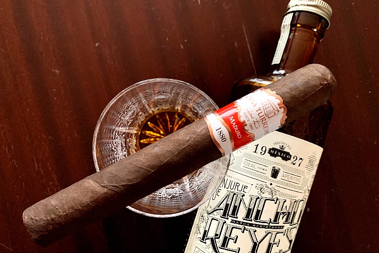Ancho-Reyes-Chili-Liqueur-Review-Casa-Turrent-Cigar-Maduro-1880