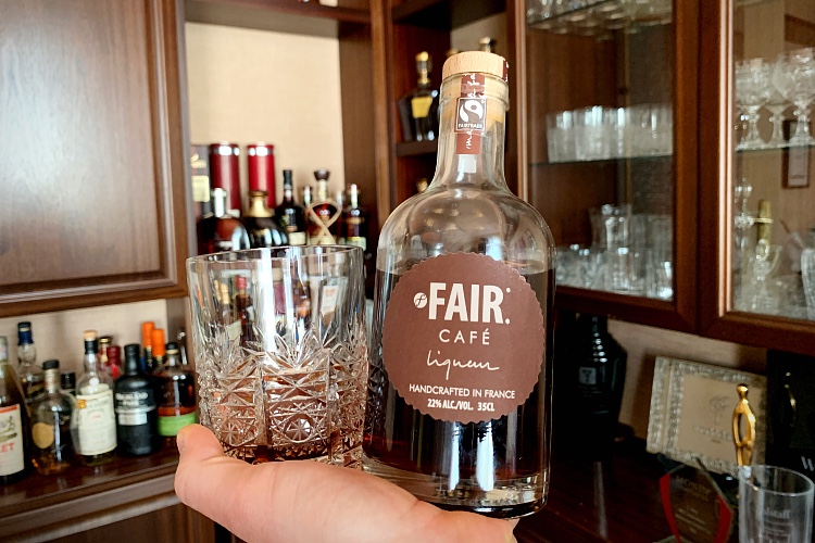 Fair-Cafe-liqueur-review-bottle-color