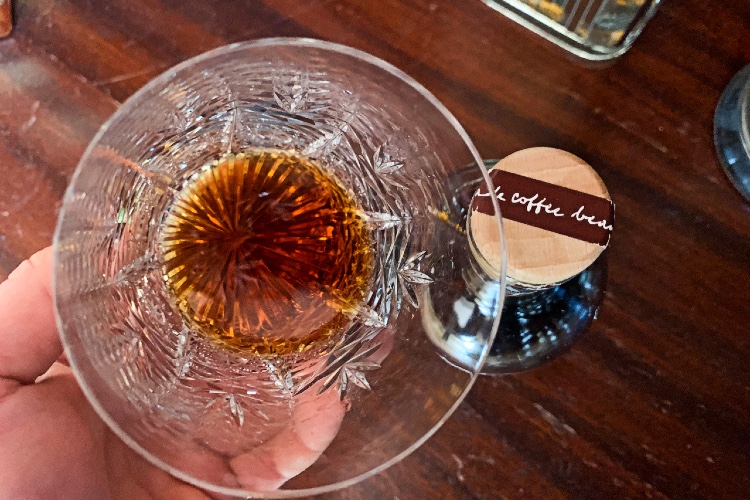 Fair-Cafe-liqueur-review-spirit-color-look