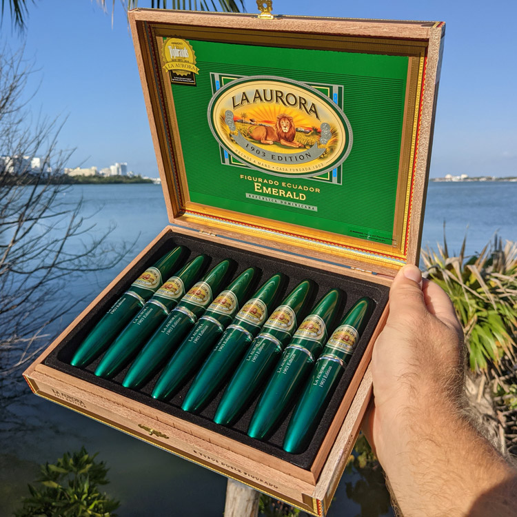 La Aurora 1903 Emerald Cigar Look & Feel