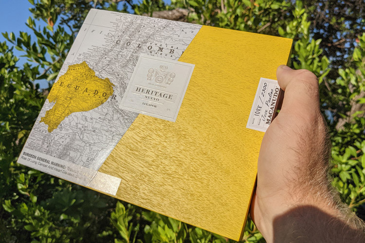 Macanudo Heritage Nuevo Ecuador Cigar Box Exterior