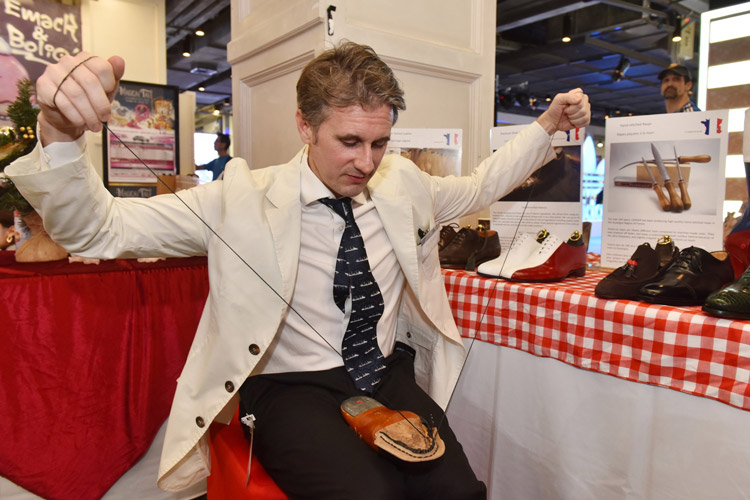 Allan Donnelly The Last Shoemaker