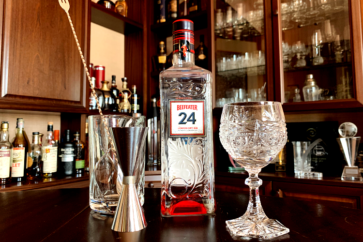 Beefeater-24-Coupette-Jigger-Mixing-Glass