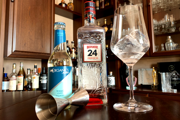 Beefeater-24-Gin-Tonic-Review-Jigger