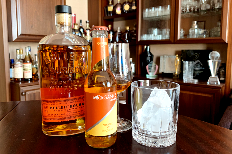 Bulleit-Bourbon-Ginger-Ale-Pairing-Ice-block-Whiskey-Review