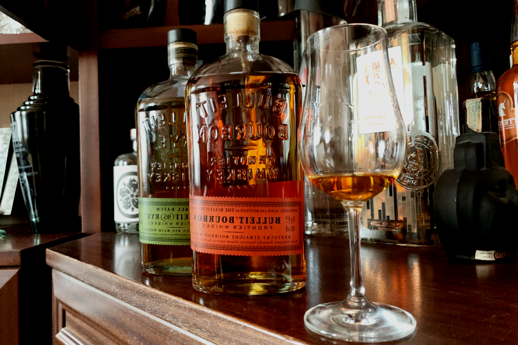 Bulleit-Bourbon-Rye-Whiskey-Backbar-Bottle-Design