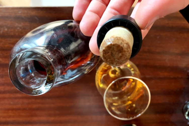 Bulleit-Bourbon-Whiskey-Review-Bottle-Cap