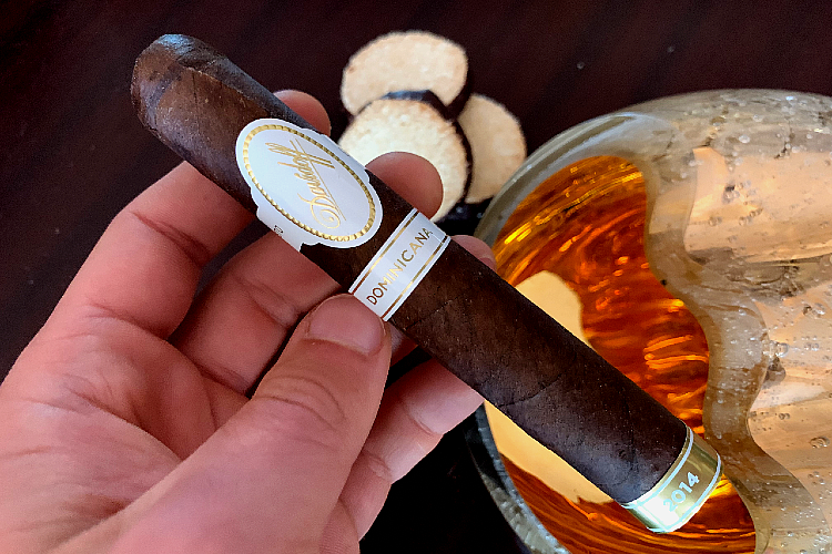 Davidoff-Dominicana-Cigar-Review-Coconut-Snack-Pairing-Cookie