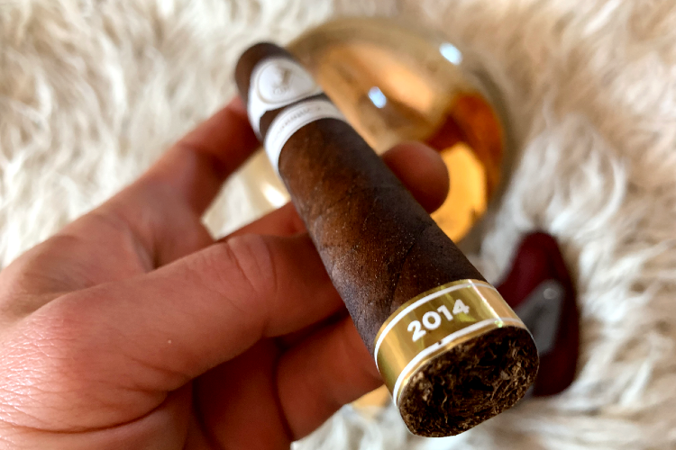 Davidoff-Dominicana-Cigar-Review-foot-ring-vintage