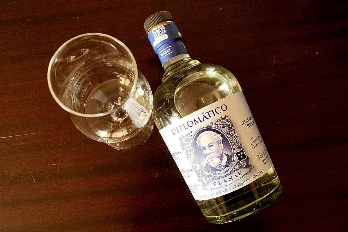 Dimplomatica-Planas-Rum-Review-Feature