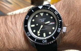Seiko 5 SRPD95 on Black Silicone Milanese Strap