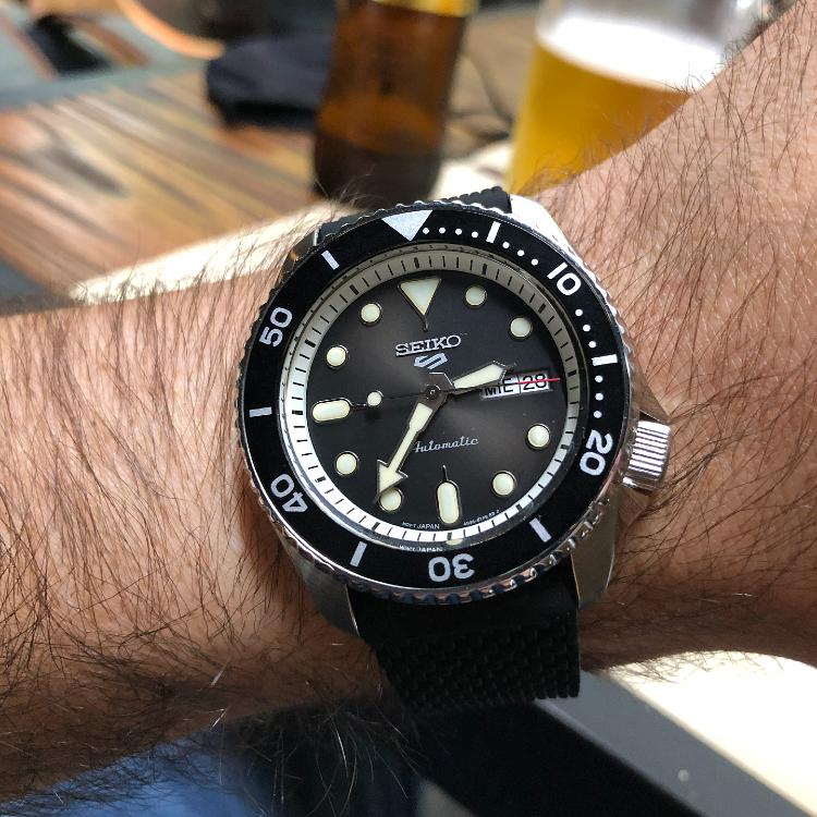 Seiko 5 SRPD95 on Black Silicone Milanese Strap