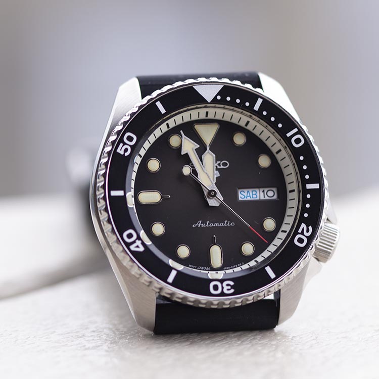 Seiko sRPD95 Watch Grey Dial Closeup