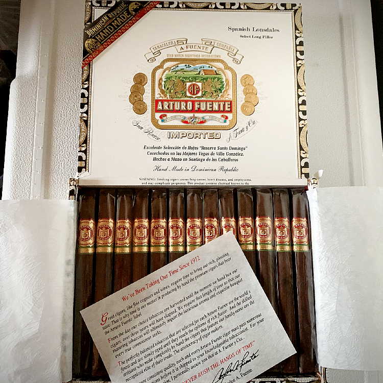 Arturo Fuente Spanish Lonsdale Maduro Feature Square1