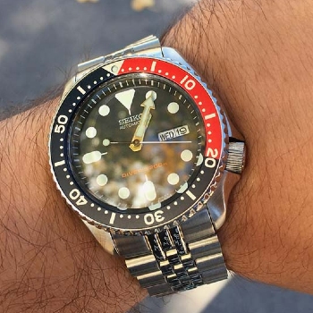 Seiko SKX Pepsi 009 SKX009 Wristshot