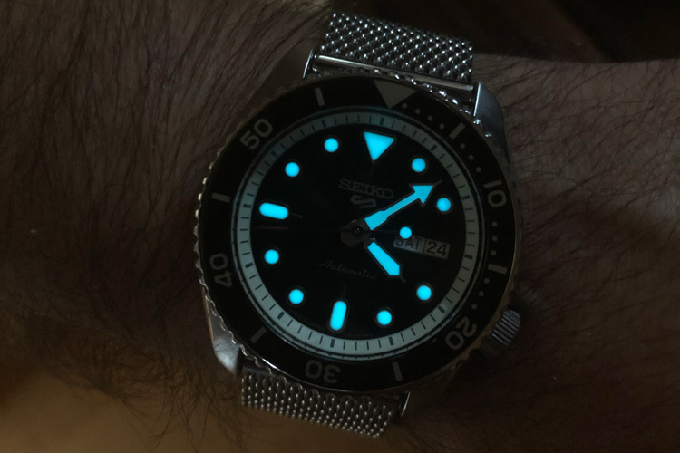 Seiko-SRPD75-Blue-Lumibrite-On-Wrist