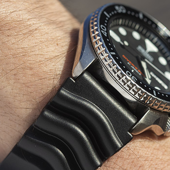 Black Rubber Seiko Wave Strap