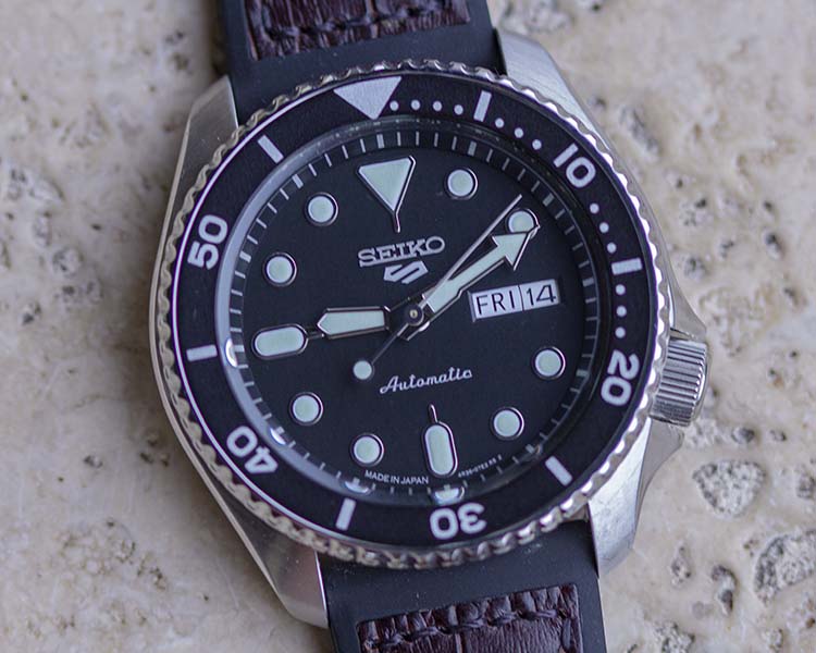 Seiko SBSA027 Black Dial Close Up