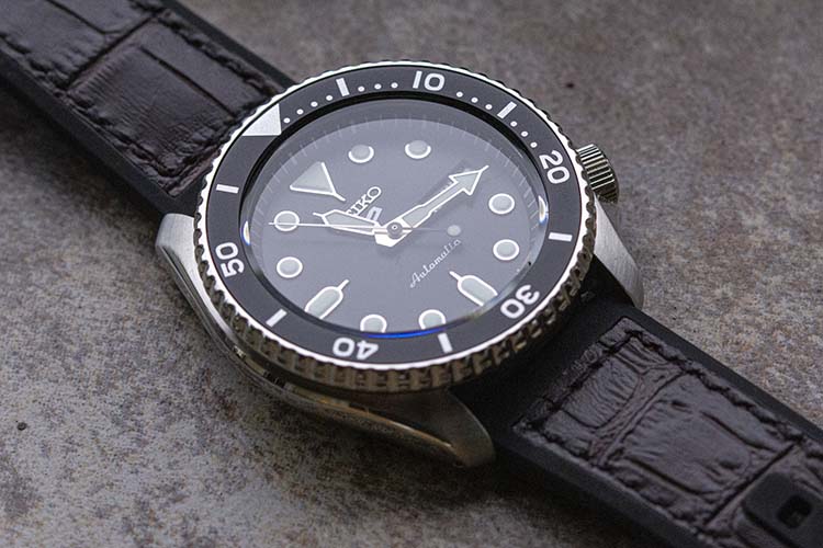 Seiko SRPE21 42.5mm Steel Case On Rubber Strap