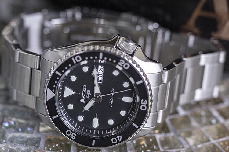 Three-Link Steel Bracelet On Seiko SBSA005