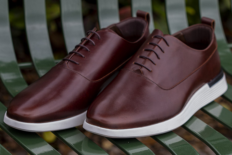 Wolf & Shepherd Crossover Longwing In Maple White Calfskin