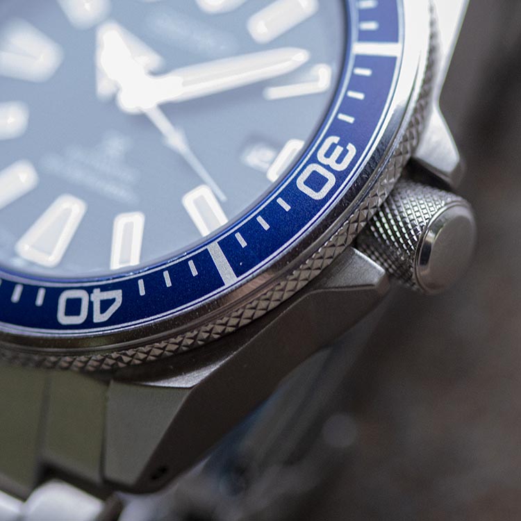 Knurled Crown and Crown Shoulders Seiko SRPB49