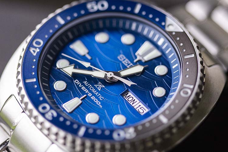 Seiko Prospex Great White Turtle Blue Wave Dial Details