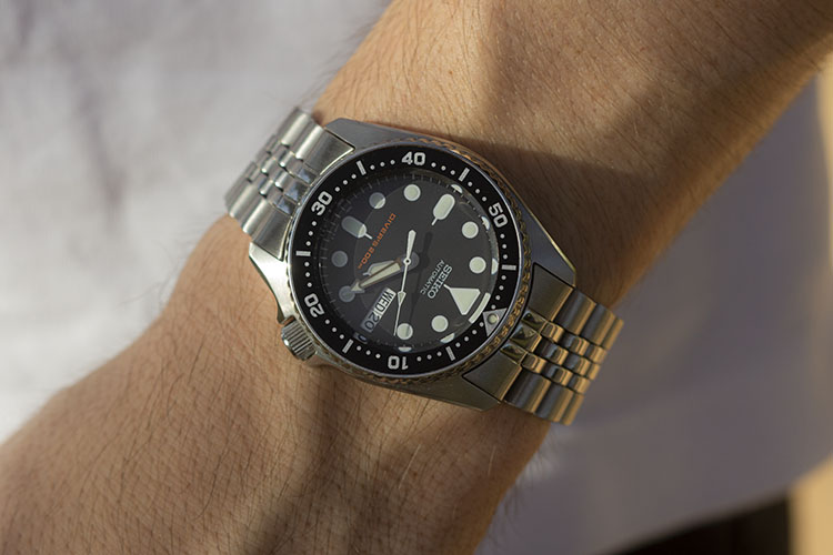 Seiko SKX 38mm Jubilee Bracelet On The Wrist