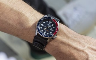 Seiko SKX009J Pepsi On rubber Strap Wristshot