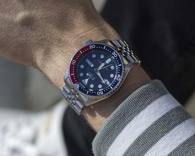 Seiko SKX009K2 Pepsi Diver On Jubilee Bracelet Wristshot