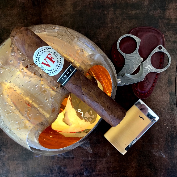 VegaFIna-1998-VF52-Cigar-Review-Square-Feature