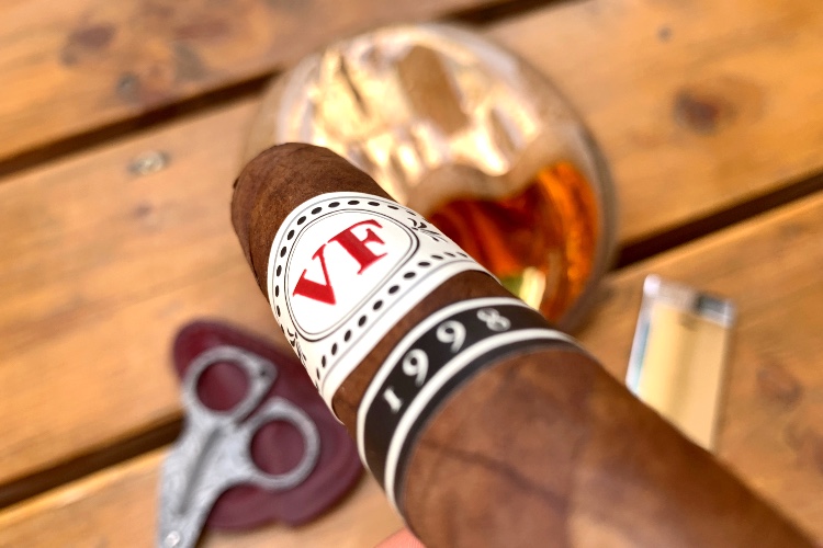 VegaFina-1998-VF52-Cigar-Review-Ring-Ashtray-Cutter-St-Dupont