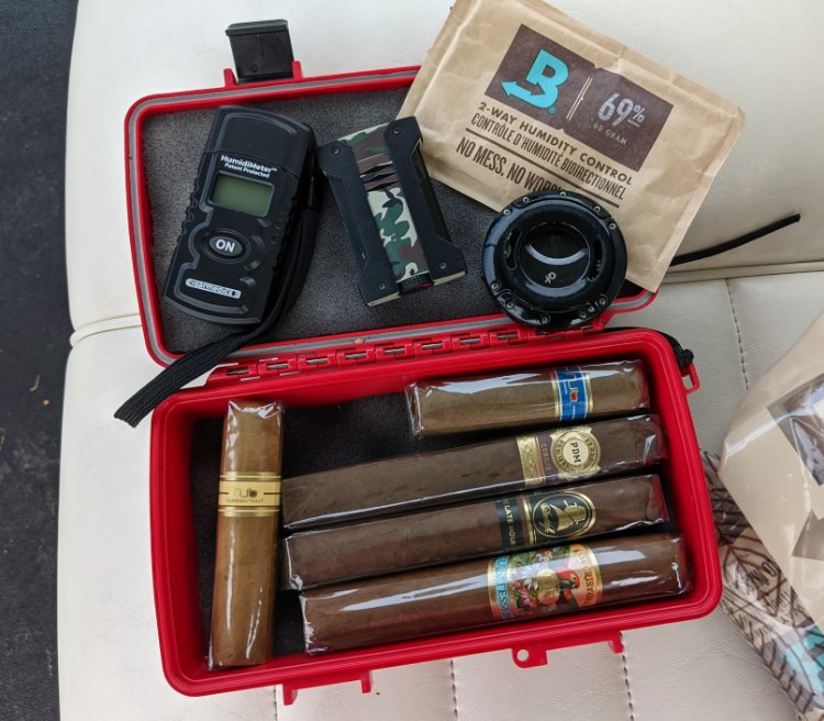 Top Cigar Accessories for Golfing