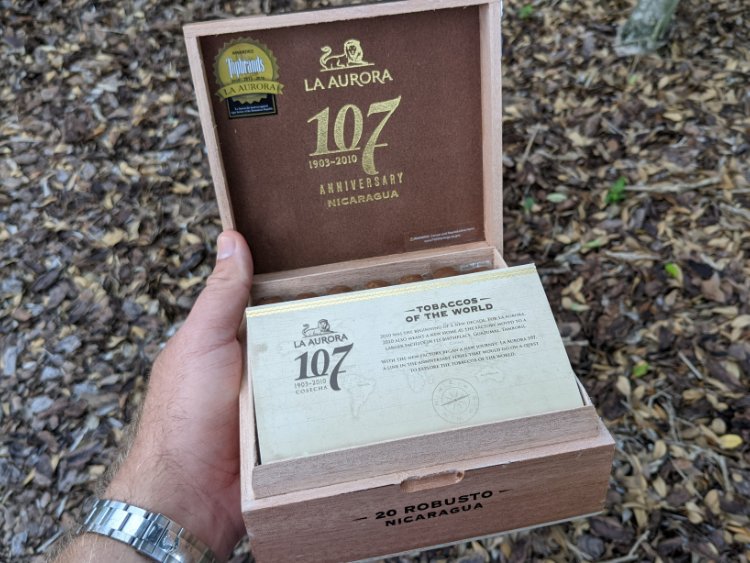 LA Aurora 107 Cigar Tobaccos Of The World Box