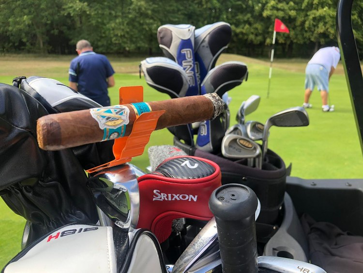 Stage V Clinger Magnetic Cigar Holder On Golf Clubs