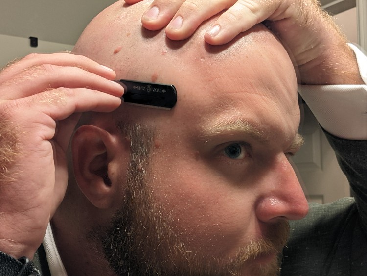 Paul Anthony Using Shavette To Clean Up Beard On Temples