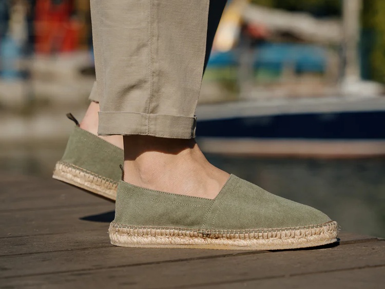 Wear Velasca Green Canvas Espadrilles With Chinos