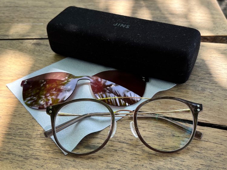 JINS Switch Sheet Glasses With Clip On Sunglasses