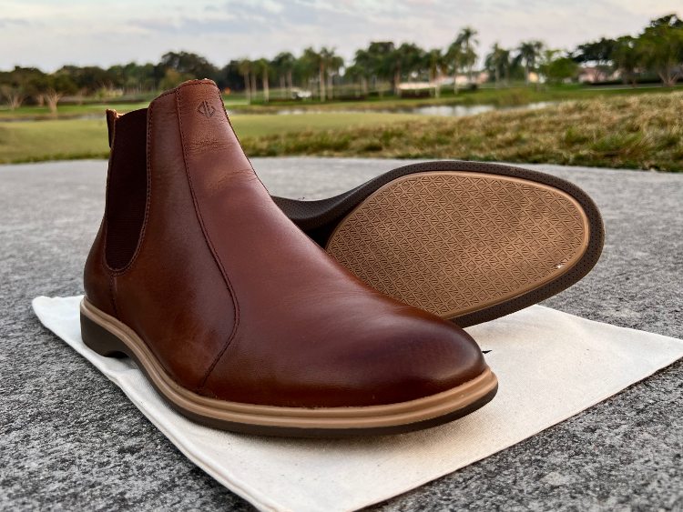 Amberjack Chelsea Boots Brown Leather Upper Closeup