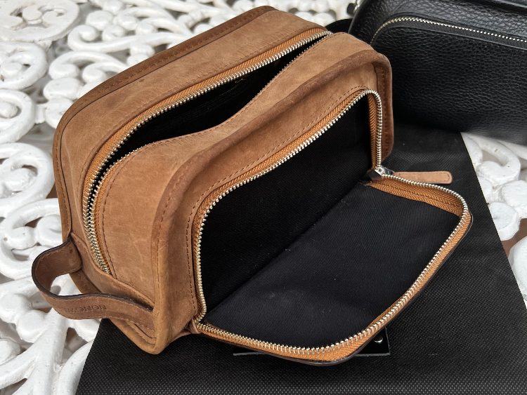 Exterior Zip Pocket Of Beckett Simonon Dopp Kit