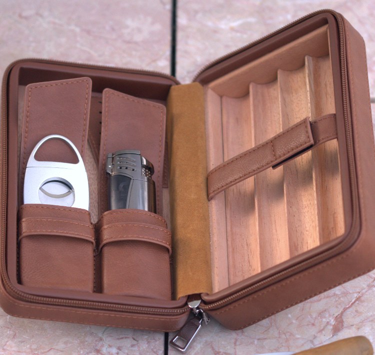 CiTree Cigar Humidor Inside View With Lighter & Cutter