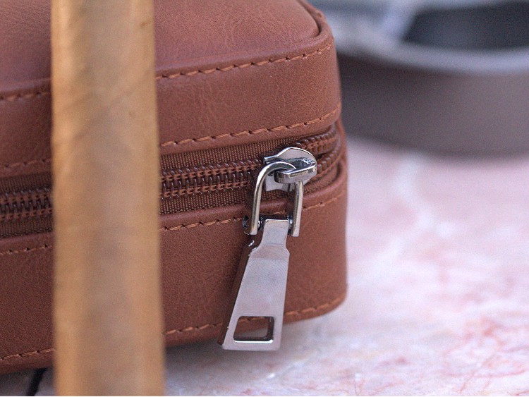 Zipper and Stitching Details Of Citree Humidor